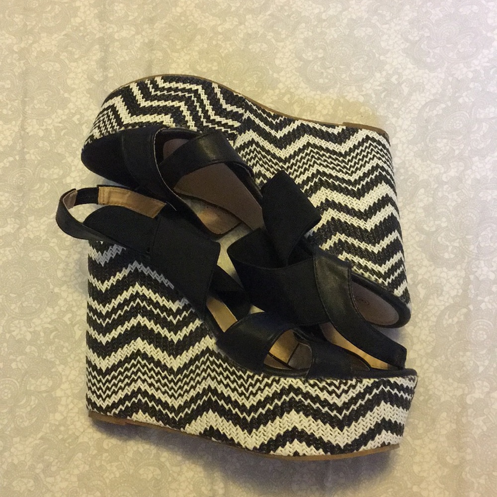 Platform heels - Picture 2 of 2